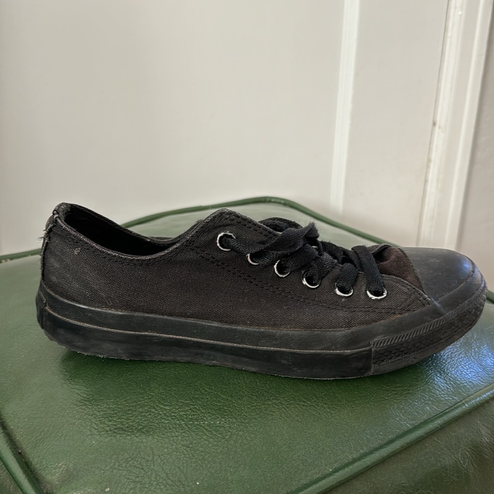 Distressed Converse - Picture 3 of 8